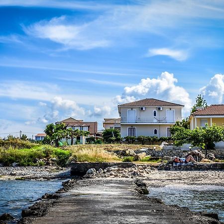 Pelagion II Sea Coral - Beachfront Holiday Home Kypseli Extérieur photo