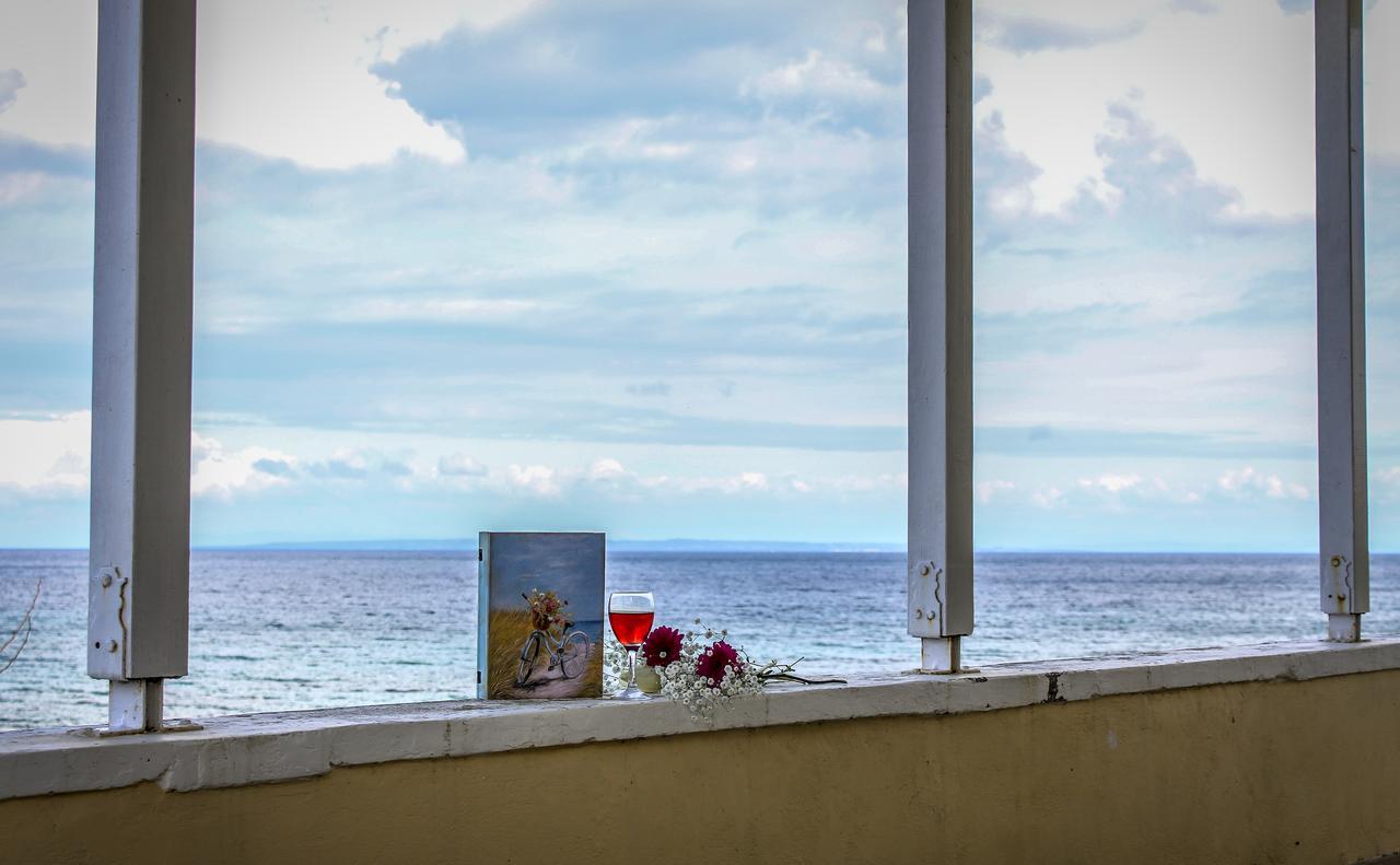Pelagion II Sea Coral - Beachfront Holiday Home Kypseli Extérieur photo